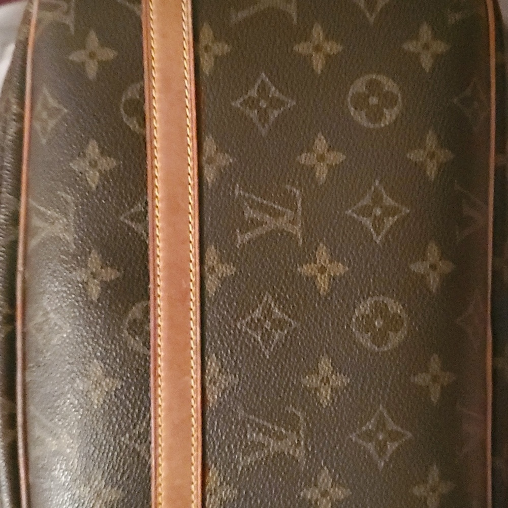 Authentic Louis Vuitton Reporter - Picture 2 of 11